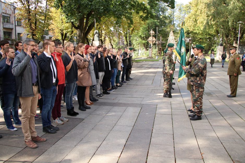 Naujieji Šaulių sąjungos nariai pasiryžę ginti tėvynę