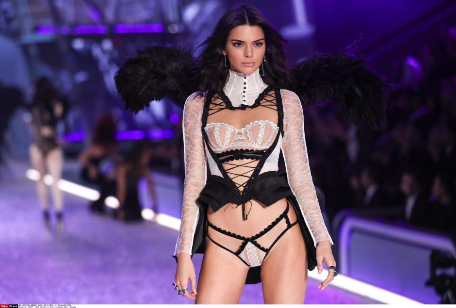 „Victoria's Secret“ šou – 3 mln. vertės liemenėlė