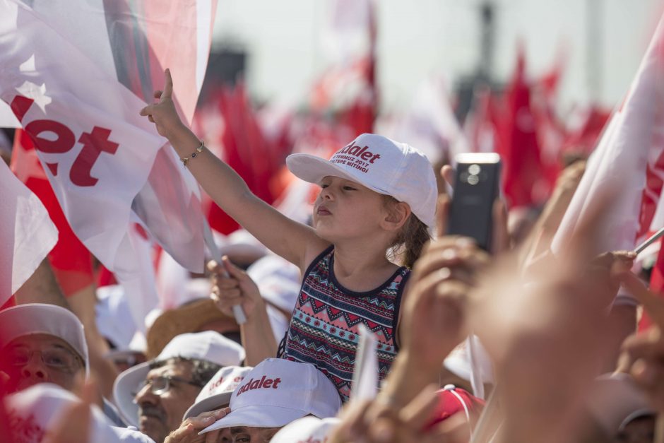 Turkijos opozicija surengė didžiulį mitingą prieš prezidentą