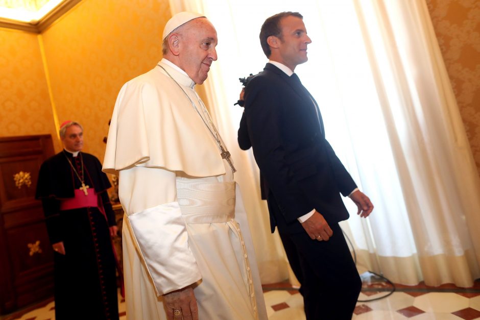 Popiežius Vatikane susitiko su Prancūzijos prezidentu E. Macronu