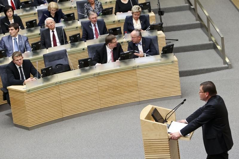 V.Gedvilas sako prašęs Seimo narių nebalsuoti vieniems už kitus