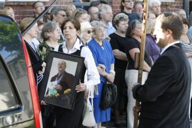 Rašytojas R.Černiauskas išlydėtas amžinybėn