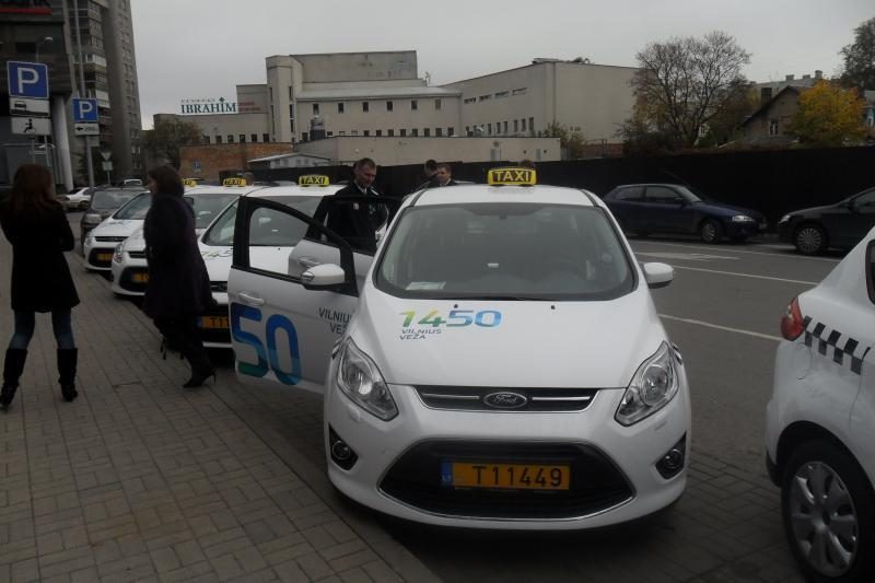 Savivaldybės taksi parką papildys 100 naujų automobilių