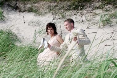 Paplūdimyje – pirmosios vestuvės