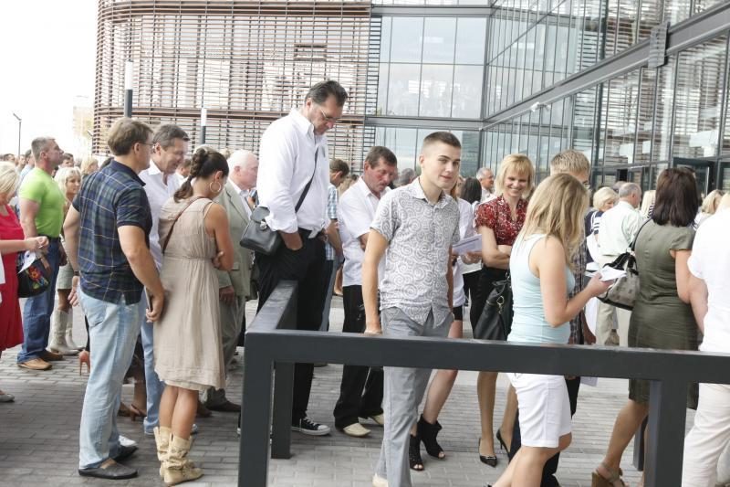 Klaipėdos arena atvėrė duris: žiūrovai siautėjo kartu su „Smokie“