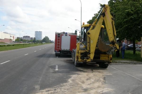 Traktorius užteršė Klaipėdos gatves