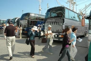 Kruizinių laivų keleivius į senamiestį gabens autobusai