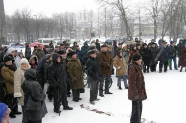 Į J.Burbos mitingą susirinko apie 100 klaipėdiečių