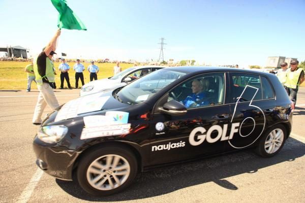 1000 km lenktynės: žvaigždžių varžybose triumfavo vyrai