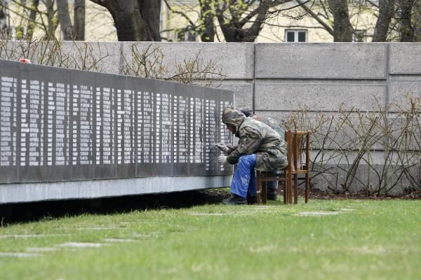 Atnaujintos memoriale iškaltos žuvusių karių pavardės 