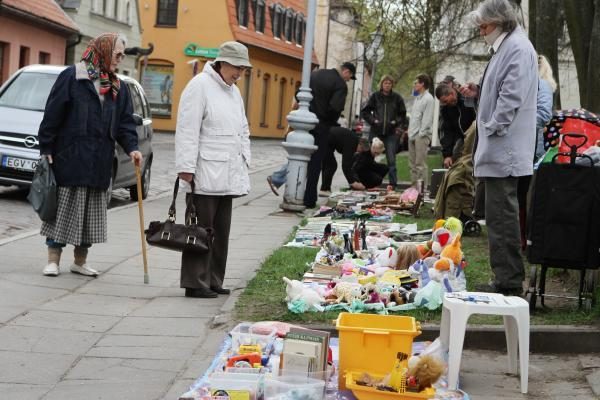 Blusų turguje pardavinėjo ir bombą