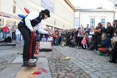 Klaipėdos teatras prašė aukų ir žadėjo būti drauge