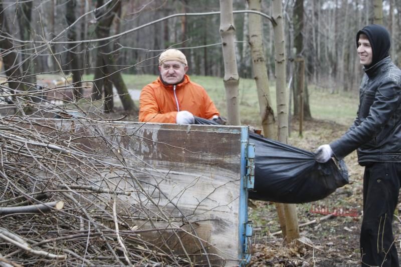 Klaipėdos Jūros parką švarino talkininkai