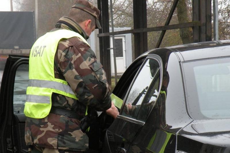 Pernai pasieniečiai sulaikė ketvirtadaliu daugiau vogtų automobilių