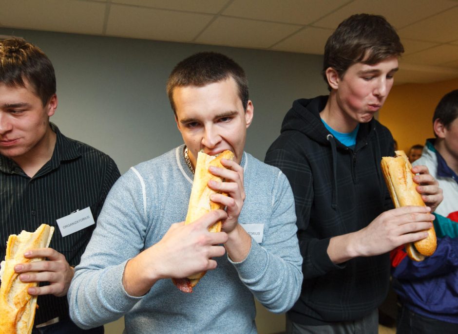 Studentai siekė sumuštinio rekordo