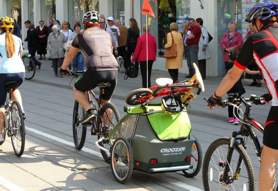 Dviratininkų parade netrūko ir keistuolių