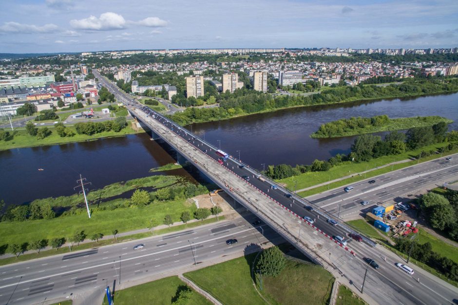 Užbaigtas svarbus Varnių tilto remonto etapas