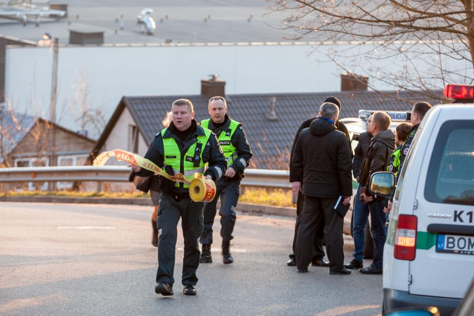 Sugauti trys įtariamieji, nužudę sugėrovą ir jo kūną paslėpę konteineryje