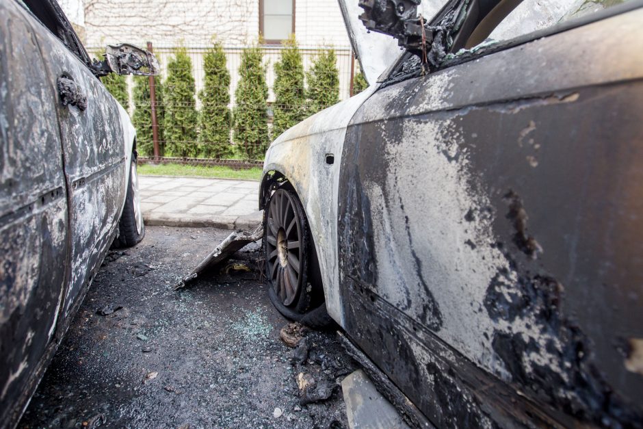 Padegimas? Kaune liepsnojo trys automobiliai