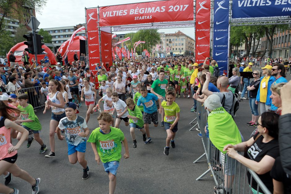 Klaipėdos gatves užtvindė vilties bėgikai