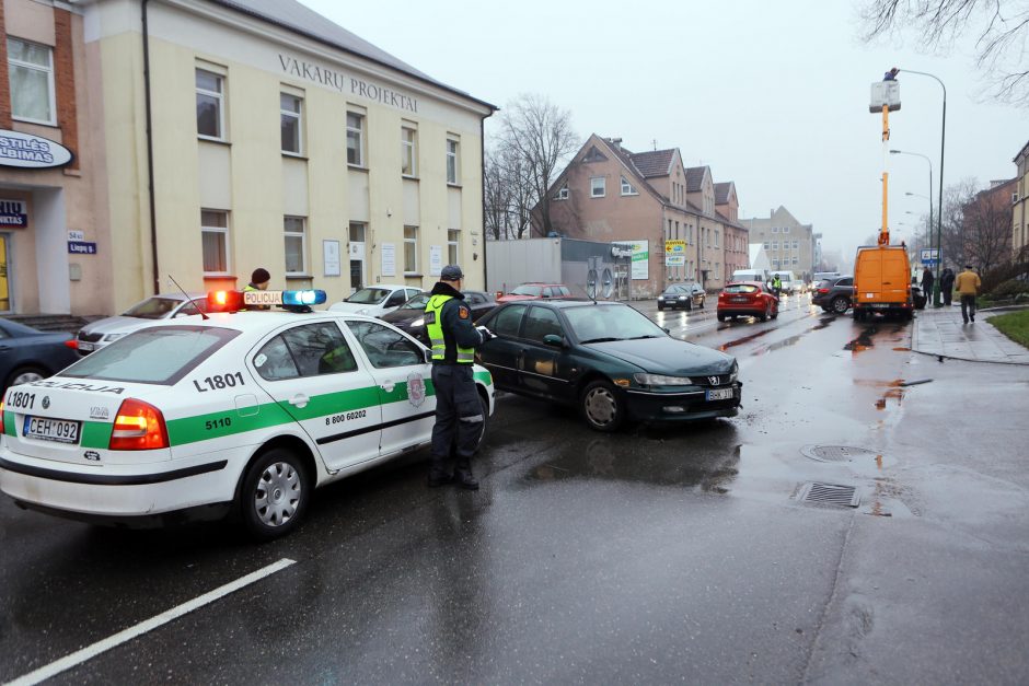 Klaipėdos centre – keturių automobilių kaktomuša