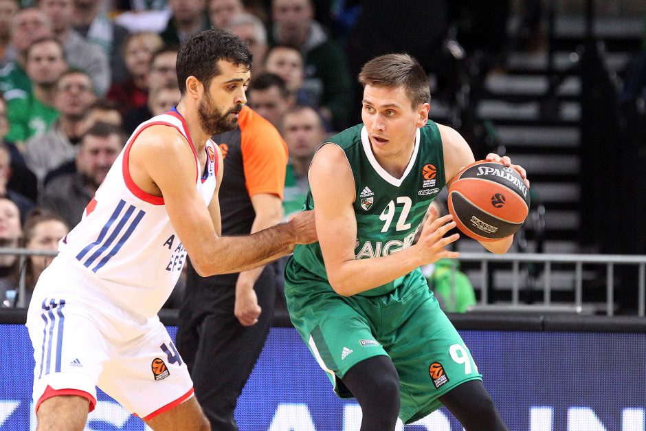 Karjeros rungtynes sužaidusio E. Ulanovo vedamas „Žalgiris“ patiesė „Anadolu Efes“