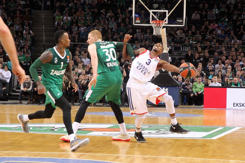 Karjeros rungtynes sužaidusio E. Ulanovo vedamas „Žalgiris“ patiesė „Anadolu Efes“