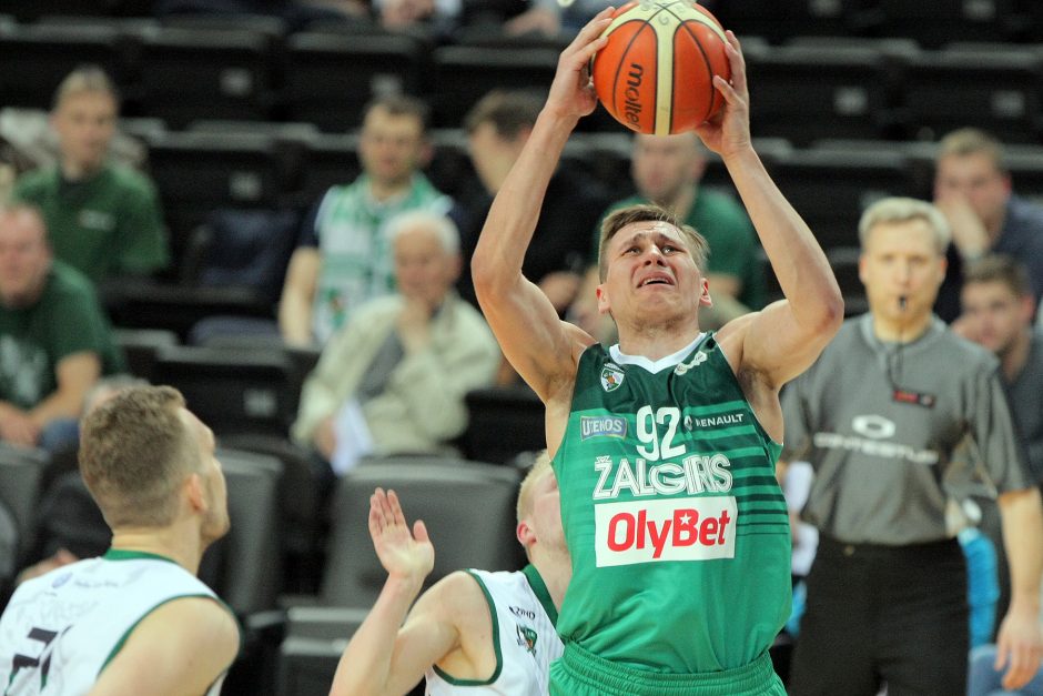 „Žalgiris“ sutrypė „Dzūkiją“ ir LKL pusfinalyje kovos su  „Neptūnu“