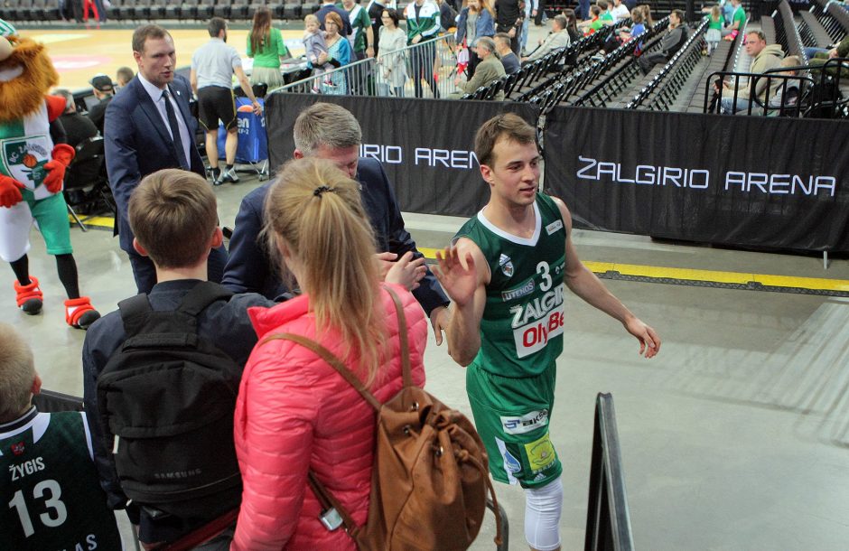 „Žalgiris“ sutrypė „Dzūkiją“ ir LKL pusfinalyje kovos su  „Neptūnu“