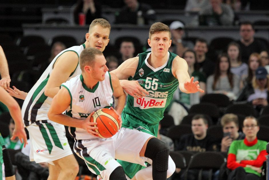 „Žalgiris“ sutrypė „Dzūkiją“ ir LKL pusfinalyje kovos su  „Neptūnu“