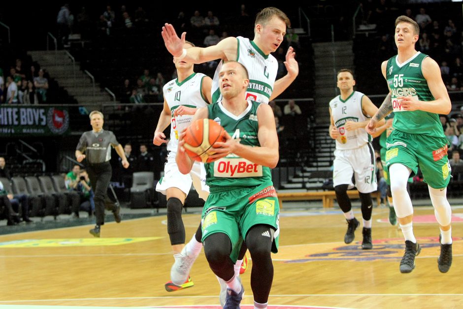 „Žalgiris“ sutrypė „Dzūkiją“ ir LKL pusfinalyje kovos su  „Neptūnu“