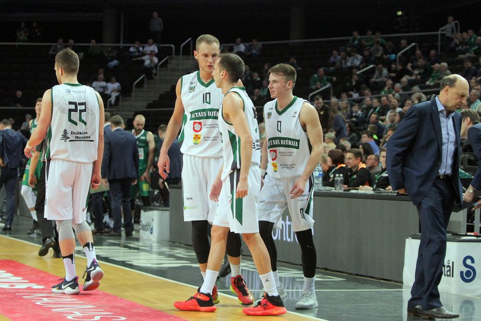 „Žalgiris“ sutrypė „Dzūkiją“ ir LKL pusfinalyje kovos su  „Neptūnu“