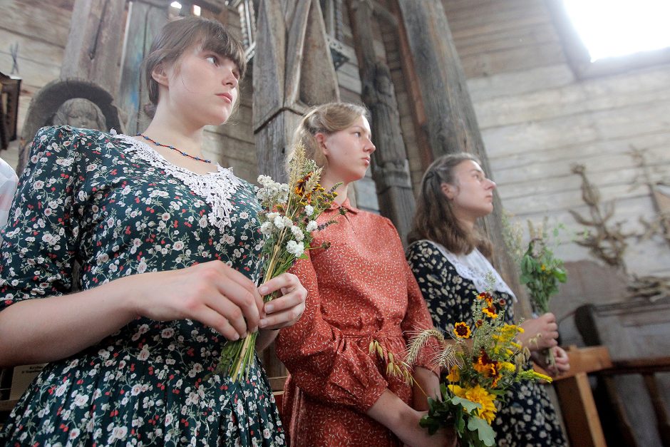 Muziejų užliejo žolynais nešini lankytojai