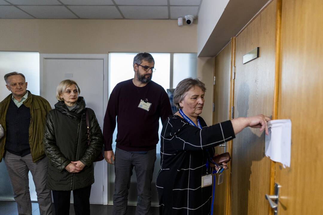 Skandalas Vilniaus rajono savivaldybėje: neleidžiama išvežti biuletenių