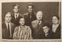 Savi: fotografuota tuoj po karo pradžios, kai Judkė Beilesas grįžo iš subombarduotos vaikų stovyklos Palangoje 1941 m. Viršuje stovi Judkės broliai Chaimas ir Jusifas, apačioje iš kairės: Š.Zilberkveitas, jo žmona Jeta (J.Beileso tėvo sesuo), J.Beileso tė