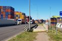 Bumas: už Karaliaus Vilhelmo kanalo link Klaipėdos konteinerių terminalo jau prasideda tuščių konteinerių stirtos.