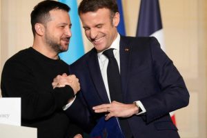 Prancūzija pasirašė saugumo susitarimą su Ukraina