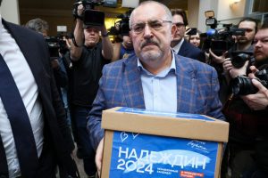 Rusijos Centrinė rinkimų komisija atmetė 15 proc. už B. Nadeždiną surinktų parašų