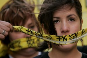 „Amnesty“: Kinija persekioja užsienyje gyvenančius politiškai aktyvius piliečius
