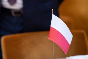 Lenkijoje, kur turėjo vykti ministrų posėdis, rasta pasiklausymui skirta įranga
