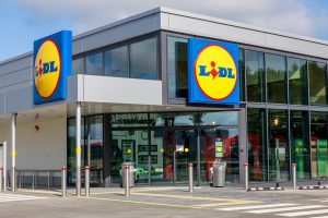 „Lidl“ ruošiasi parduotuvės atidarymui Ringauduose: artimiausiu metu pradės žiedinės sankryžos darbus