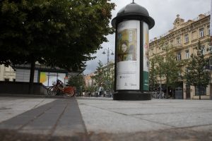 Teismas sustabdė Vilniaus savivaldybės konkursą dėl reklaminių plotų