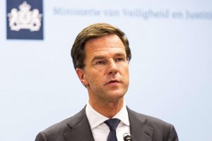 M. Rutte: artimiausiu metu į Ukrainą bus išsiųsta daug šaudmenų