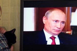Teismas triskart sumažino baudą „Init“ už draudžiamo rusų kanalo rodymą