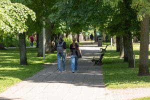 Sostinės Bernardinų sodo bevardžiams takams – Lietuvos valdovų vardai