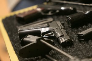 Vilniuje iš vyro pavogtas pistoletas: nuostolis – 700 eurų