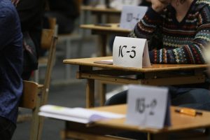 Vyriausybėje bus pagerbti geriausiai egzaminus išlaikę abiturientai