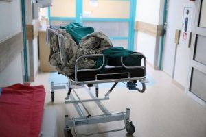 Panevėžio ligoninėje atsidūrė moteris: manoma, kad iškrito pro balkoną