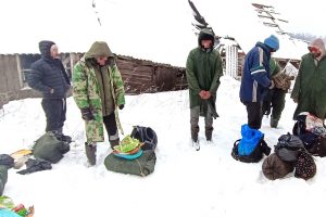 Lietuvos pasienietis Latvijoje su kolegomis sulaikė penkis neteisėtus migrantus