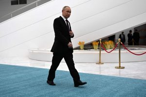V. Putinui svyla padai: dėl pinigų švaistymo užsitraukė nemalonę